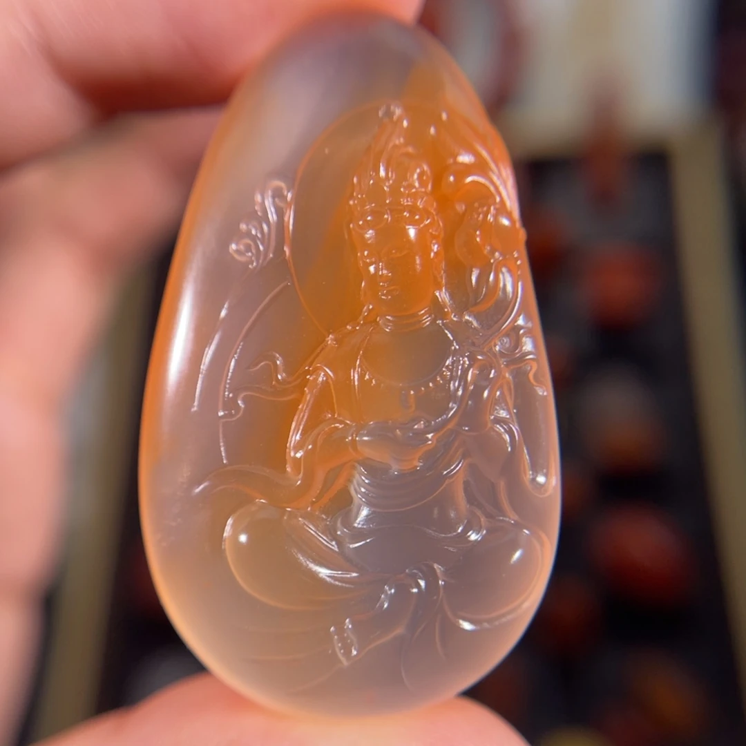 南红玛瑙未镶嵌自在观音45.2*27