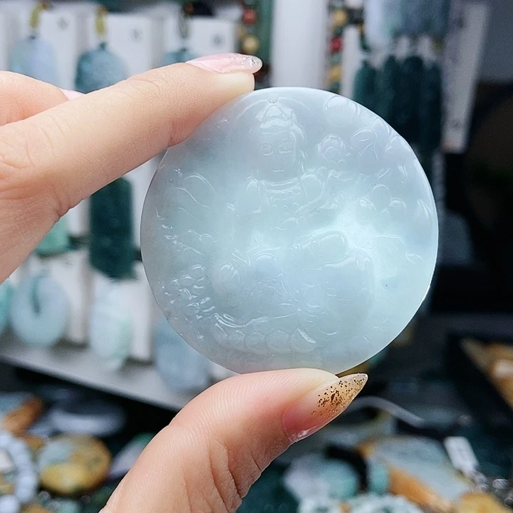 颈饰足铂镶嵌翡翠翡翠