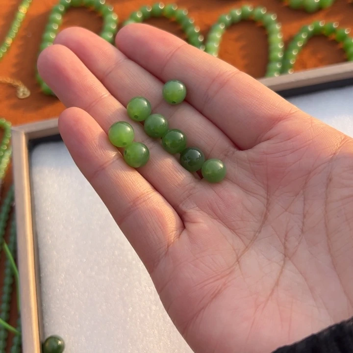 心***境和田玉（糖玉）未镶嵌珠宝半成品