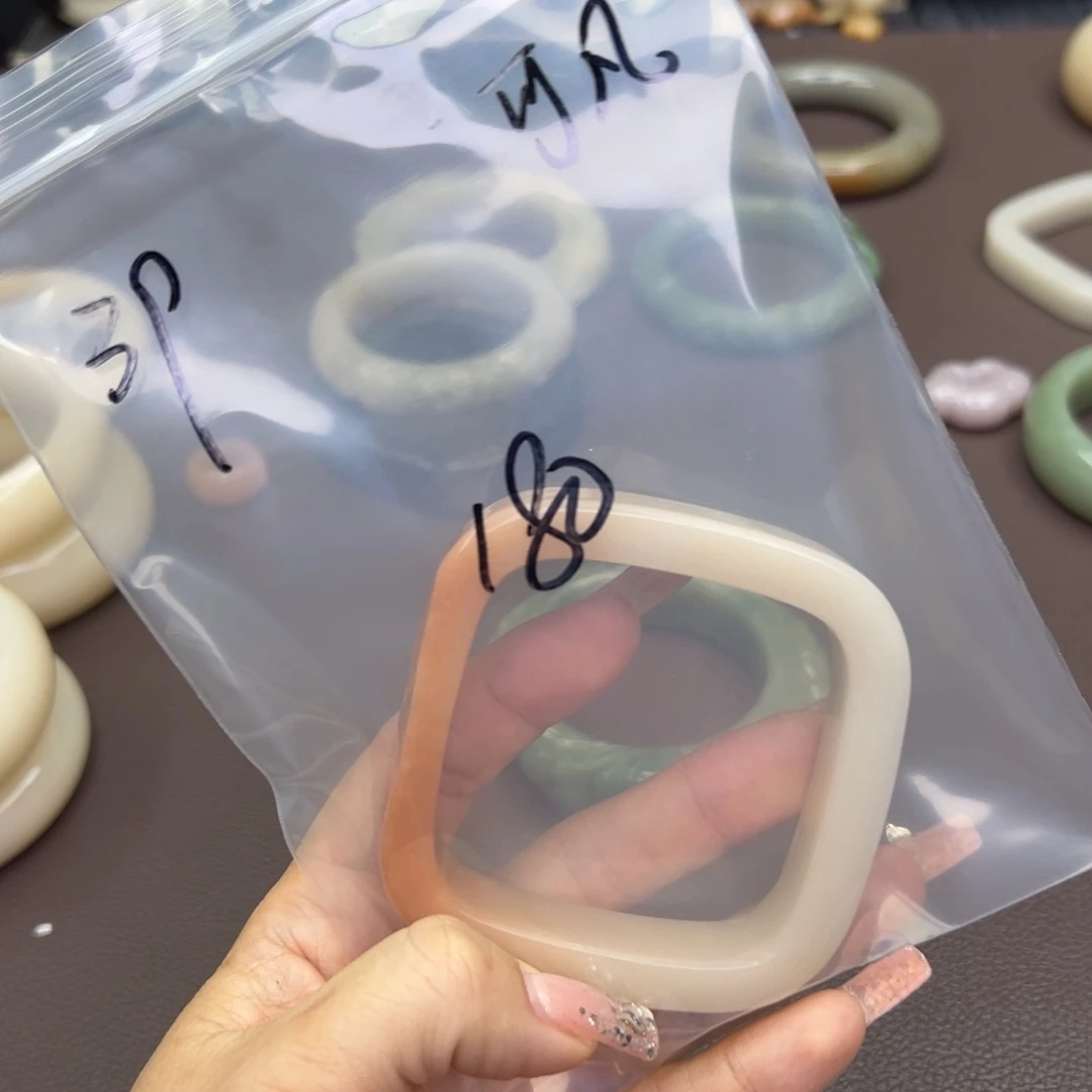 石英质玉手镯未镶嵌?*凡