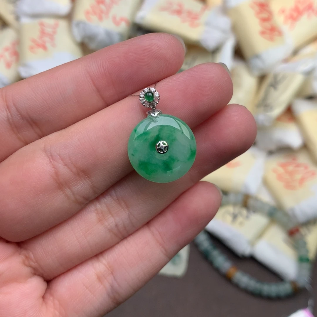 【闪购商品】翡翠挂件18K金镶嵌一