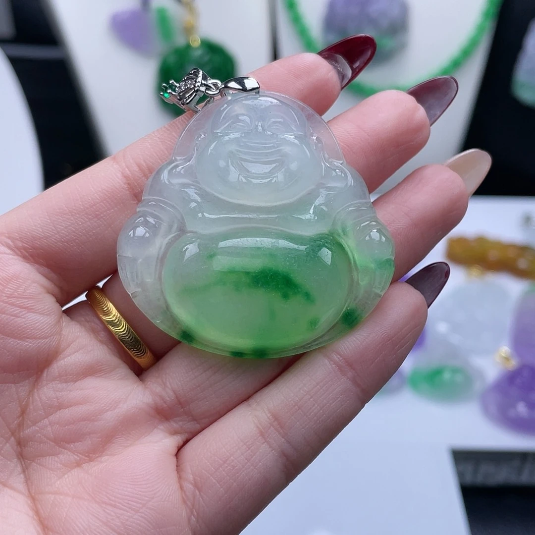 翡翠吊坠(赠链)未镶嵌