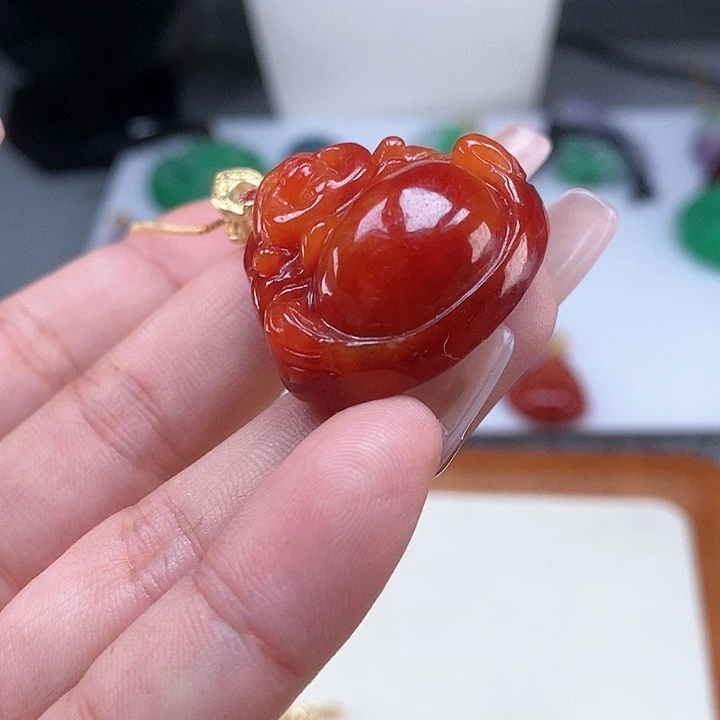 翡翠颈饰未镶嵌吊坠