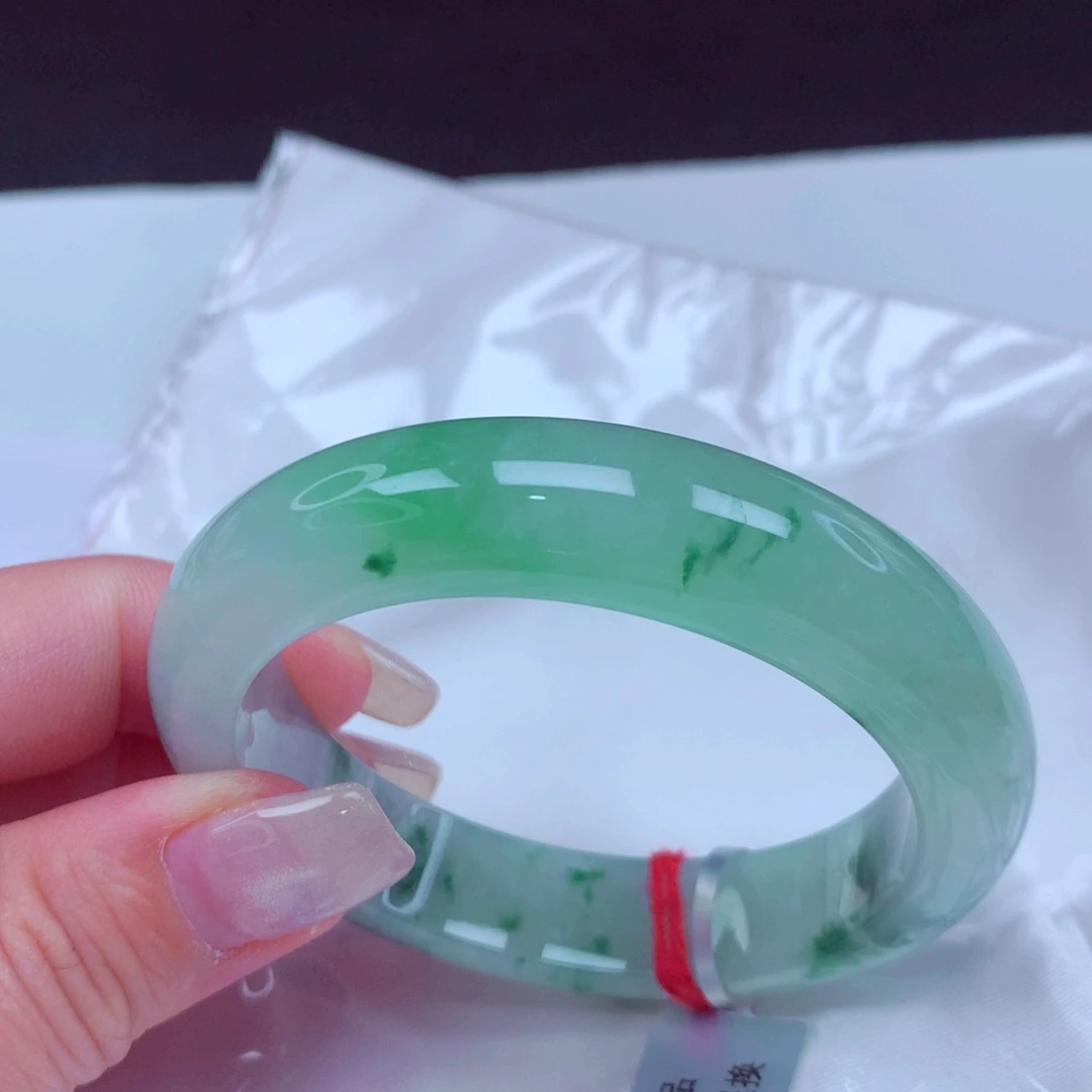 翡翠手镯未镶嵌手镯88