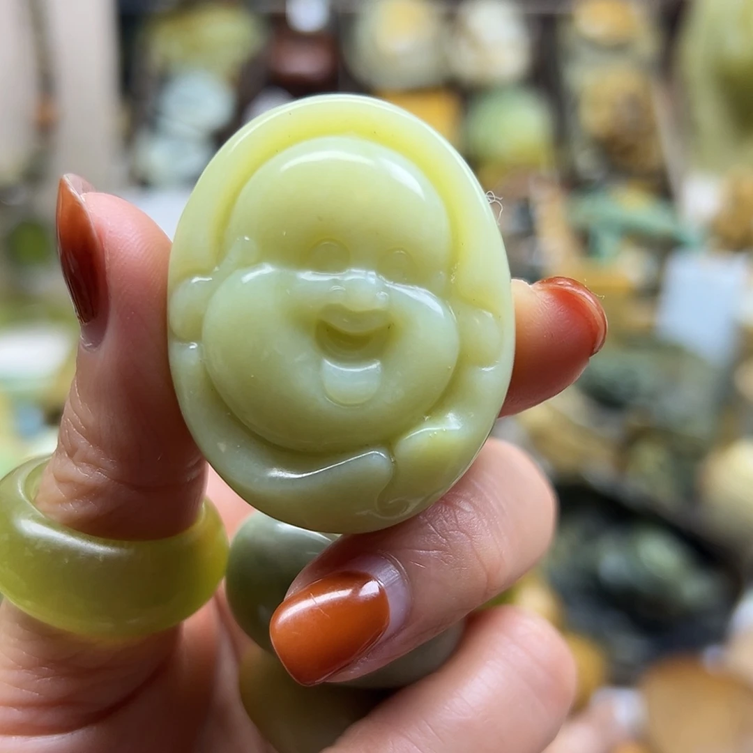 岫玉未镶嵌颈饰辽阳料笑佛