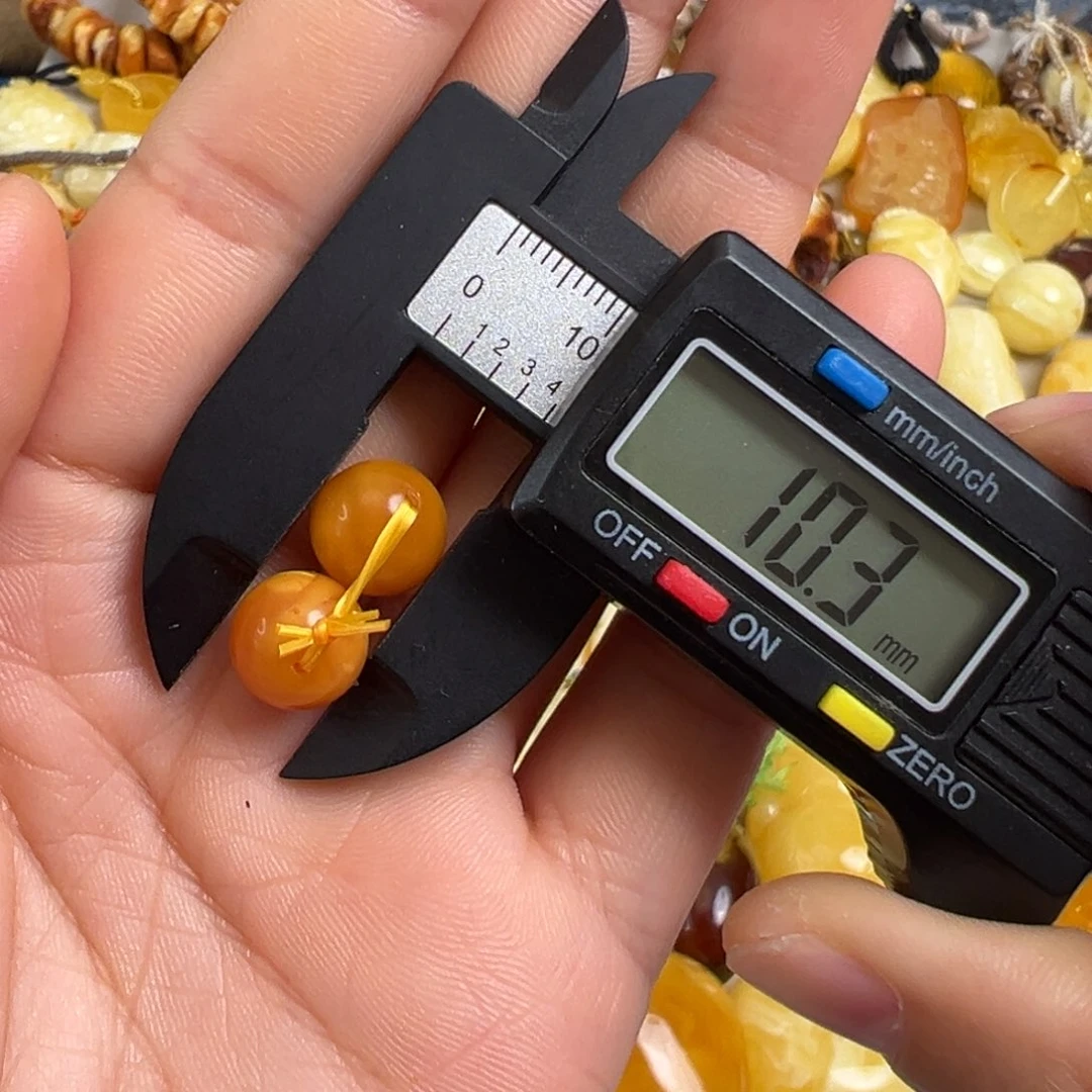 蜜蜡未镶嵌裸石微瑕