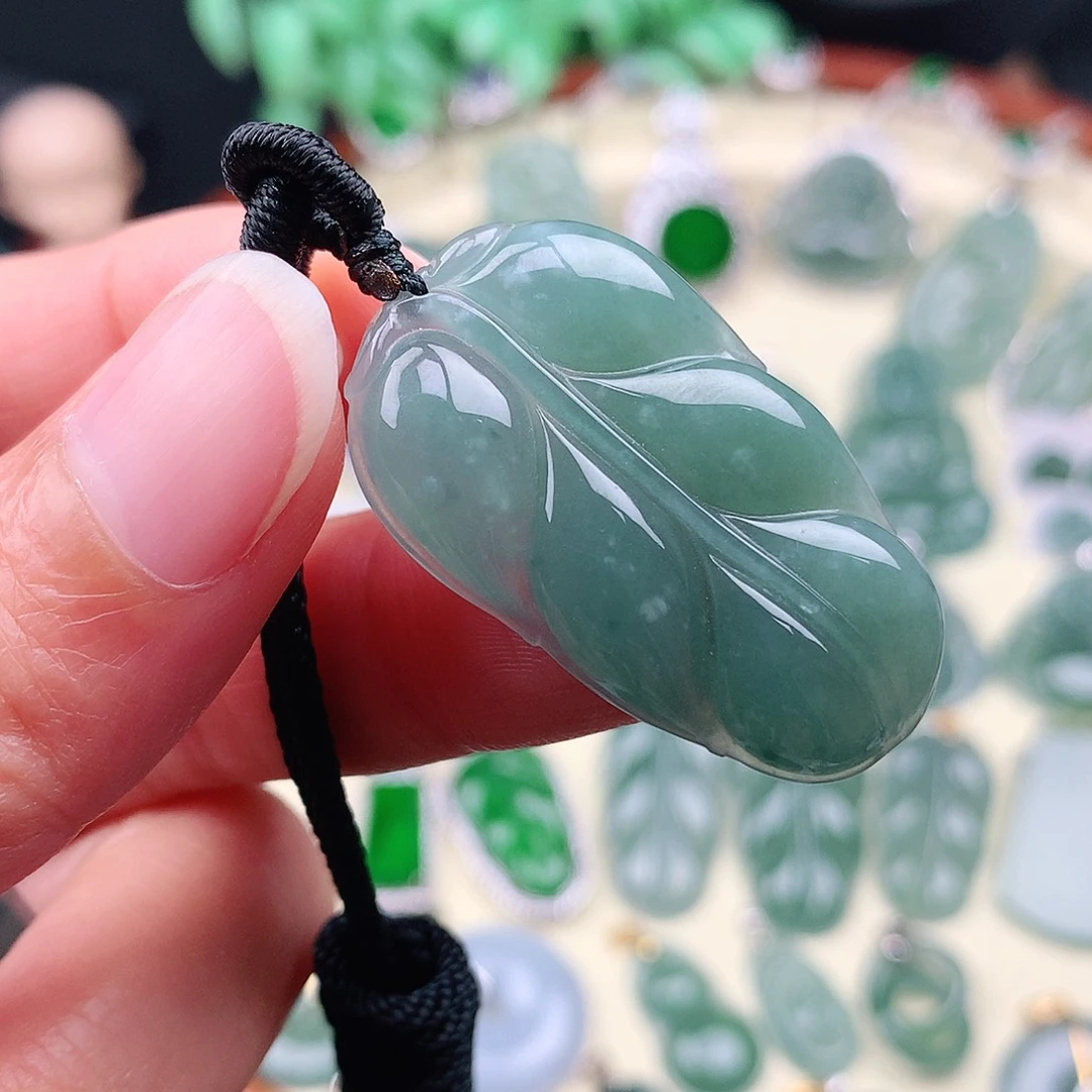 翡翠未镶嵌吊坠(不含链)橘***。吊坠