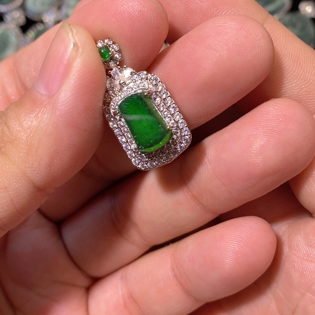 翡翠未镶嵌颈饰天然