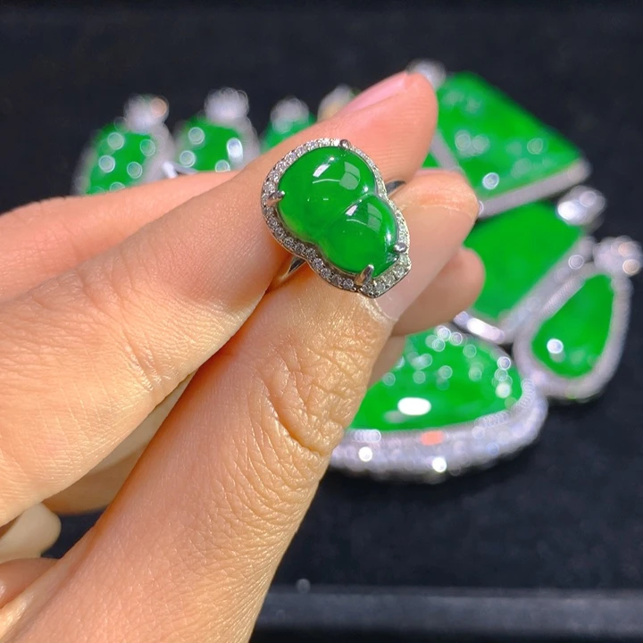 翡翠戒指银S925镶嵌一个