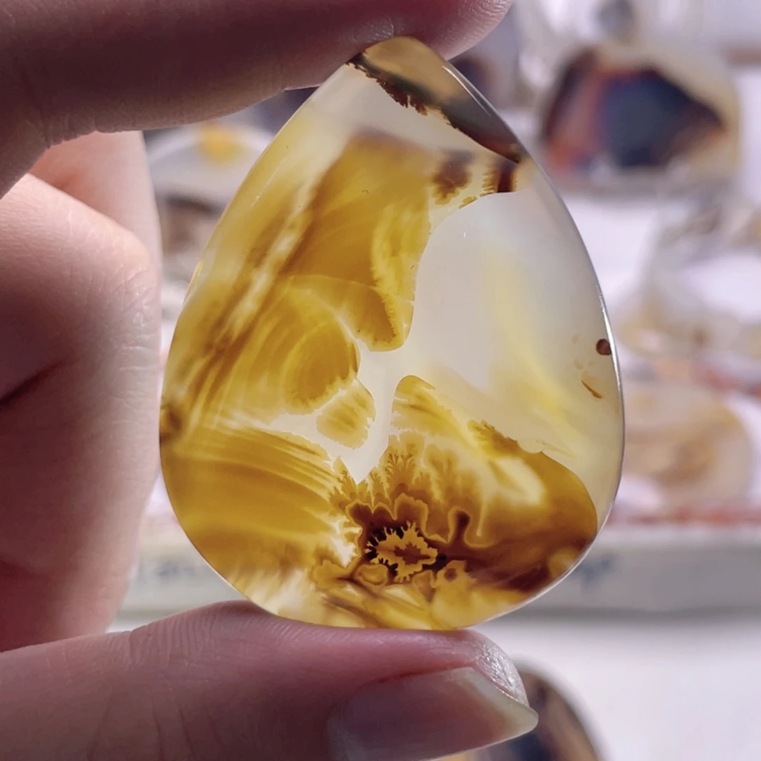 玛瑙/玉髓未镶嵌珠宝奇石