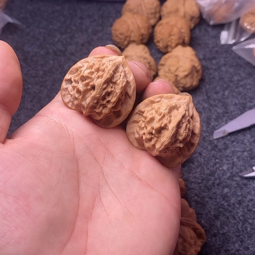 【闪购商品】文玩核桃吊坠38大耳朵图图