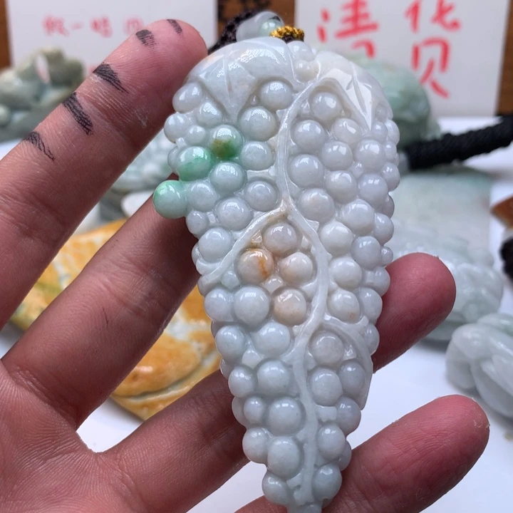 翡翠未镶嵌颈饰保真天然a货翡翠