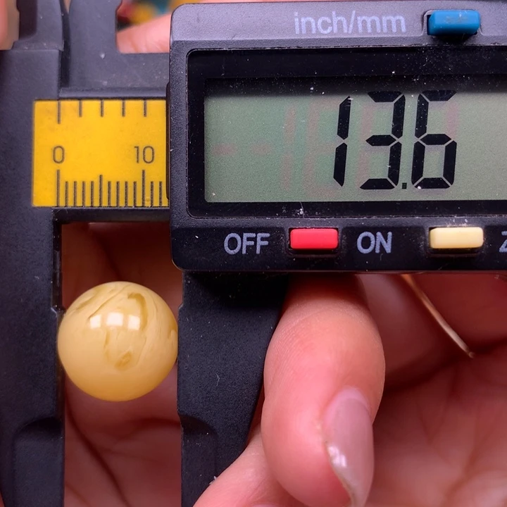 非金属仿琥珀配饰03