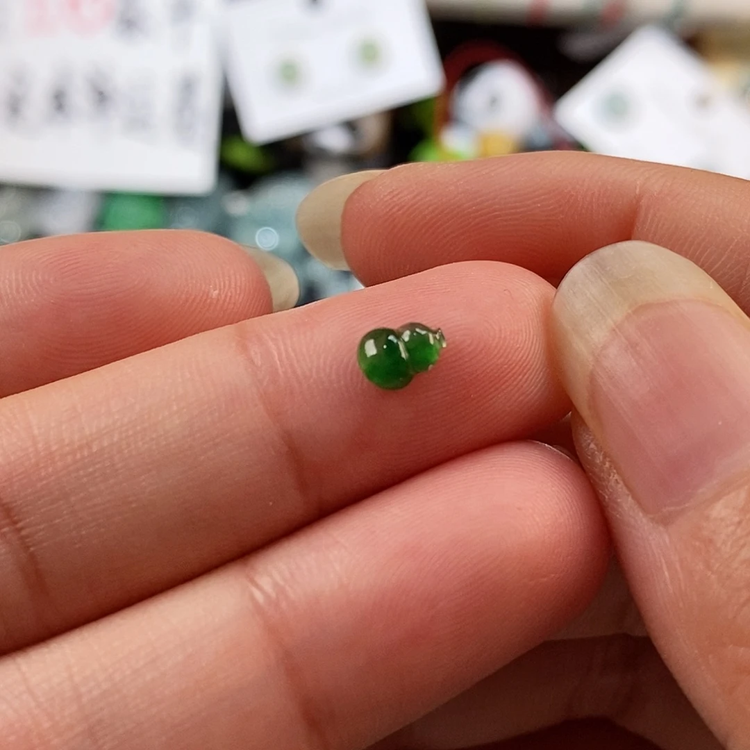 翡翠未镶嵌颈饰葫芦卡5.9