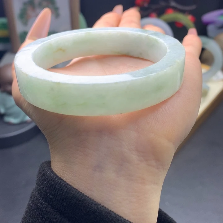 定制翡翠未镶嵌翡翠手镯