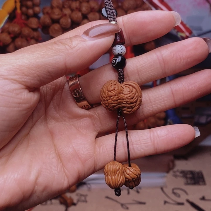 桃核吊坠龙纹桃枭