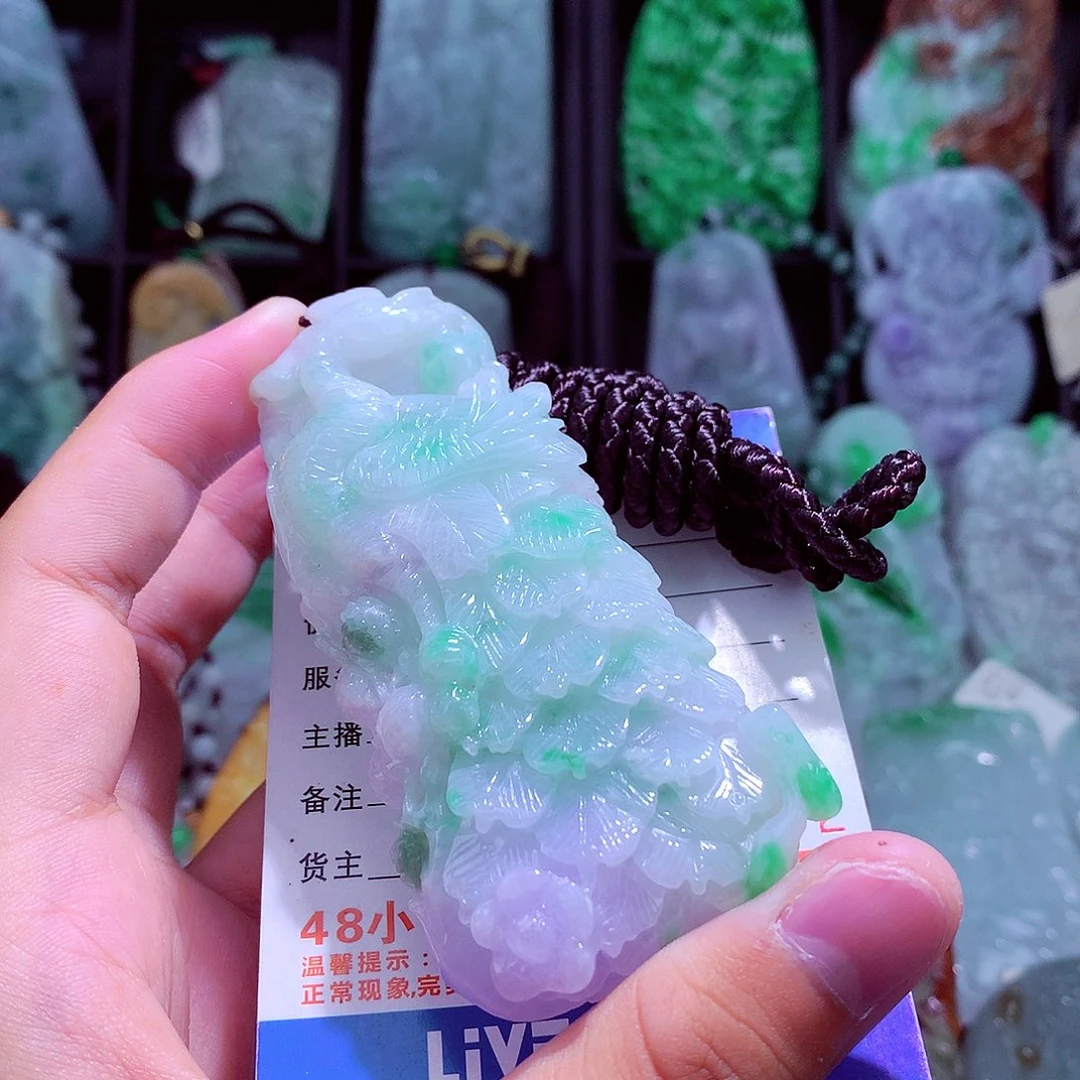 颈饰未镶嵌翡翠天然