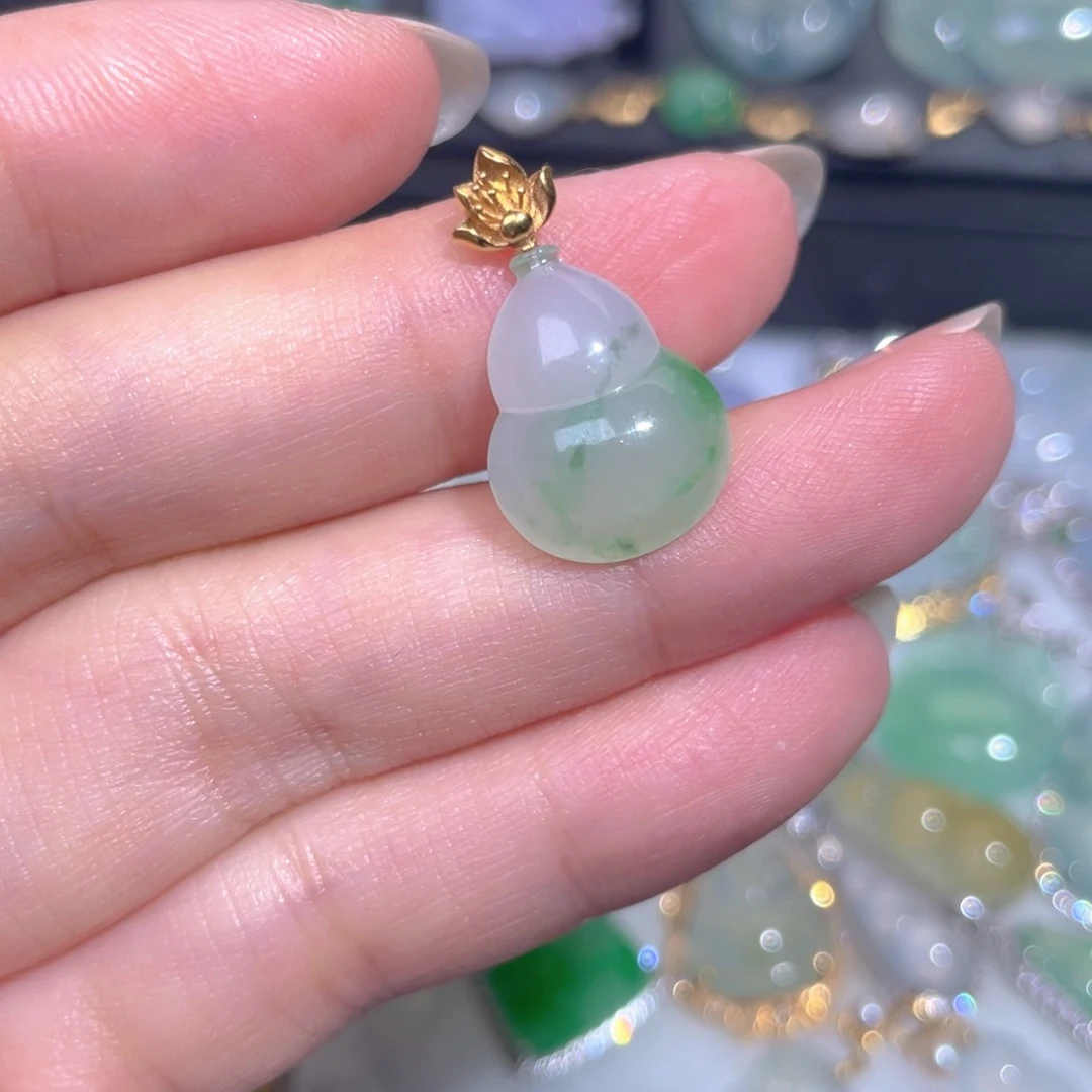 颈饰18K金镶嵌翡翠翡翠
