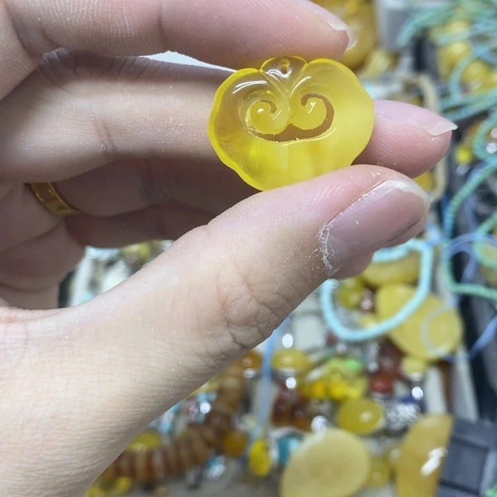 咲****未镶嵌蜜蜡裸石吊坠