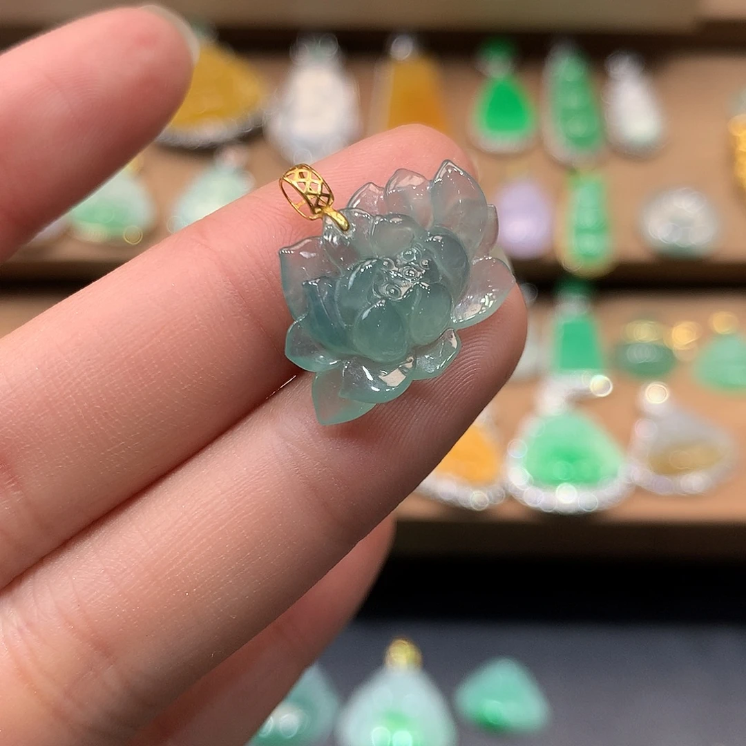 翡翠未镶嵌吊坠(不含链)莲花