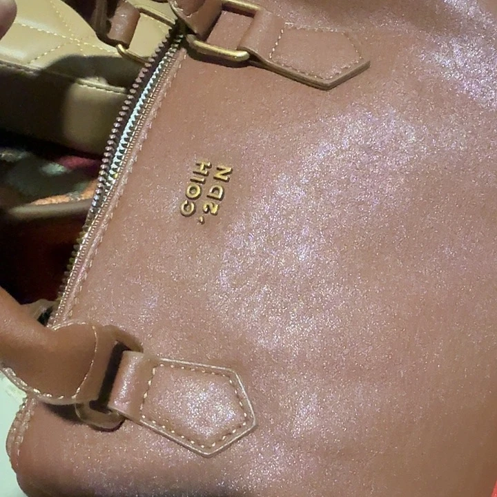 蟒皮（革）jffjfjdjdj小红电话电话