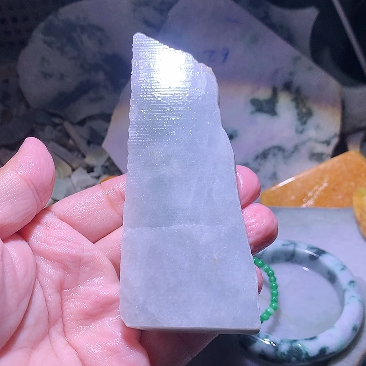 颈饰未镶嵌翡翠边角料