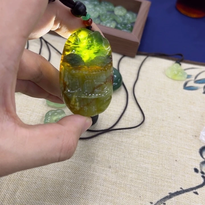 岫玉颈饰未镶嵌吊坠