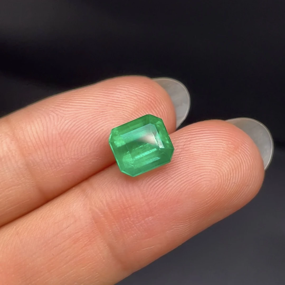 2.57克拉天然祖母绿极微油VB颜色浓郁干净玻璃体满火吉尔德