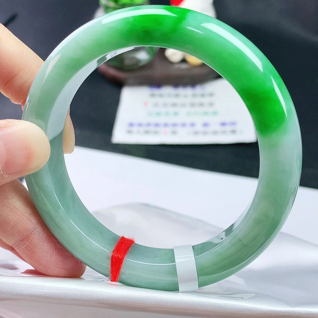 翡翠手镯未镶嵌57圈