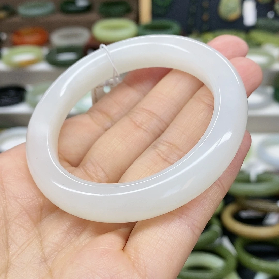 【闪购商品】未镶嵌手镯和田玉