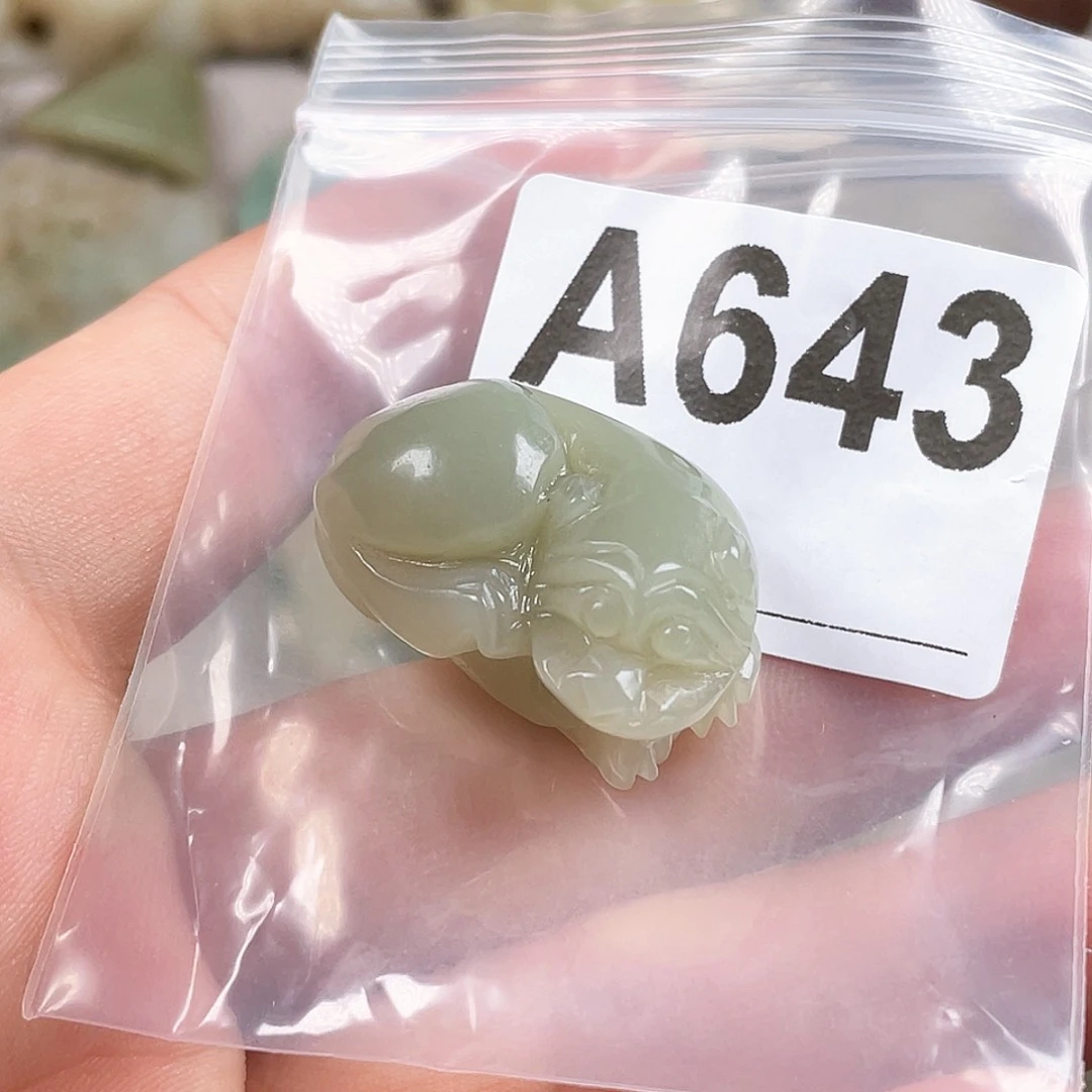 和田玉（糖玉）未镶嵌颈饰