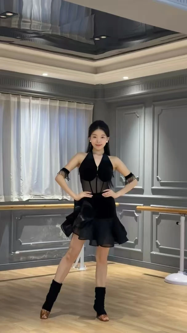 自带胸垫底裤丝绒拉丁舞分体套装典雅显气质