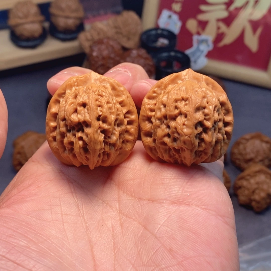 文玩核桃把件走色漂亮系列36尺挂月峰佛肚