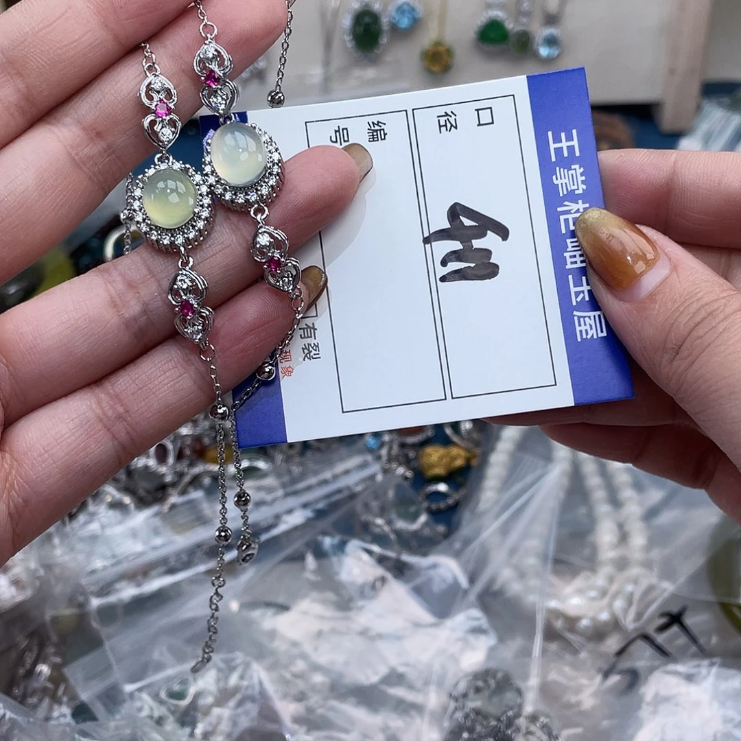 岫玉合金吊坠吊坠多样性，发一件