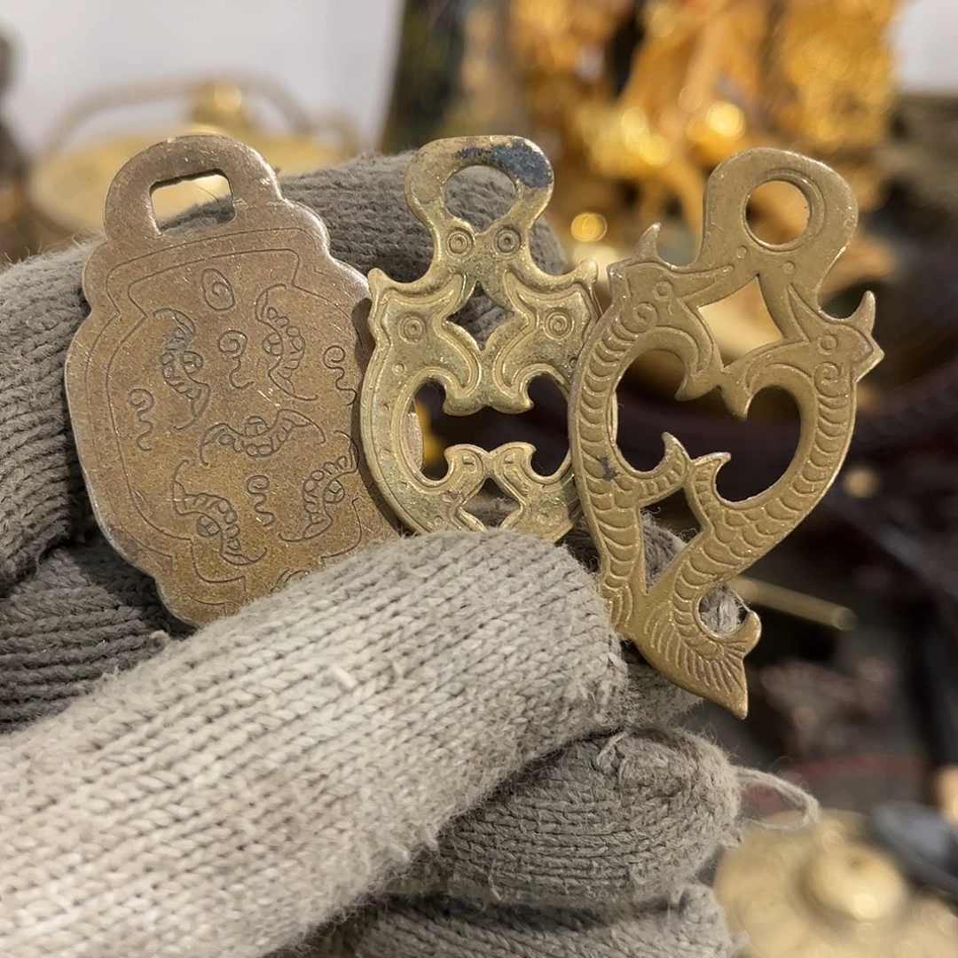 温***司闪电购铜摆件工艺品