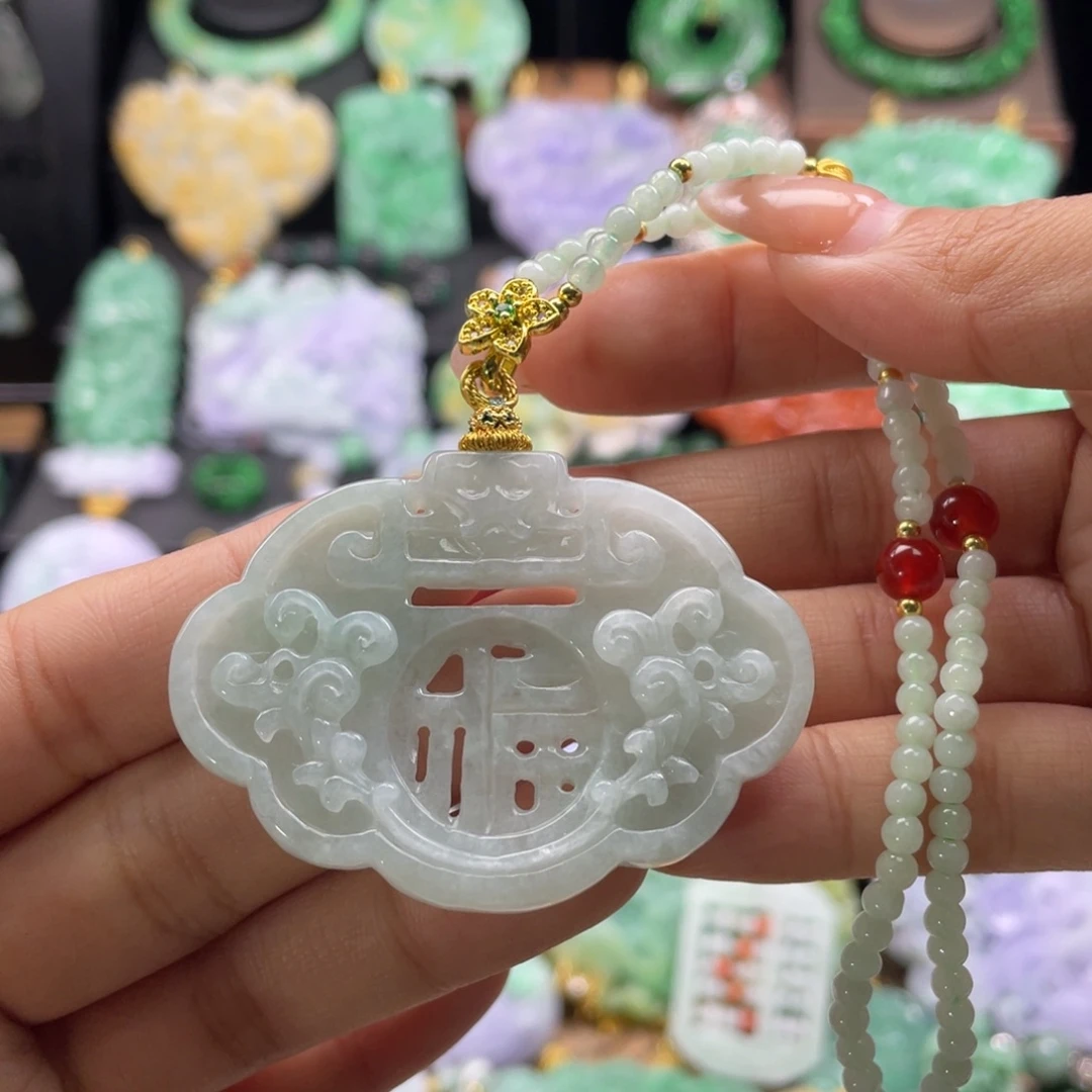 翡翠未镶嵌颈饰待编织