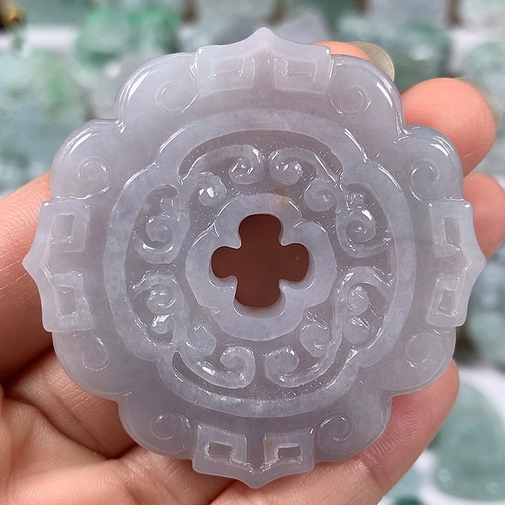 翡翠未镶嵌颈饰仿古牌两面工艺福利