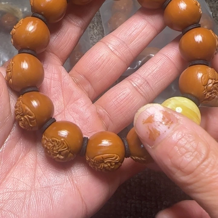 西***湖橄榄核吊坠浮雕钟馗