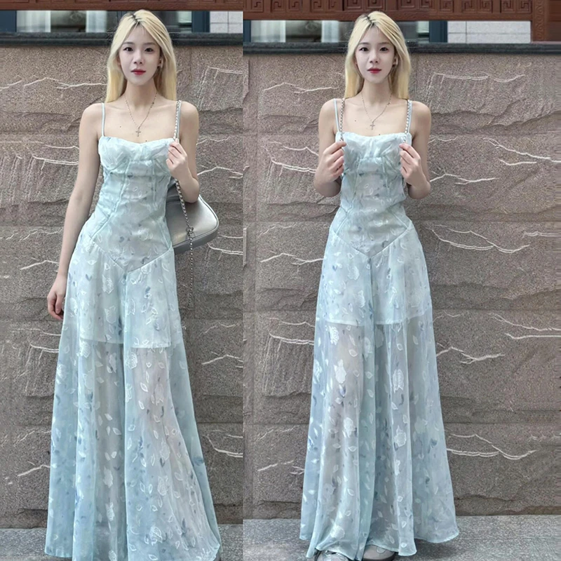 法式绝美蓝色碎花吊带连衣裙子女2025夏季新款海边度假风收腰长裙