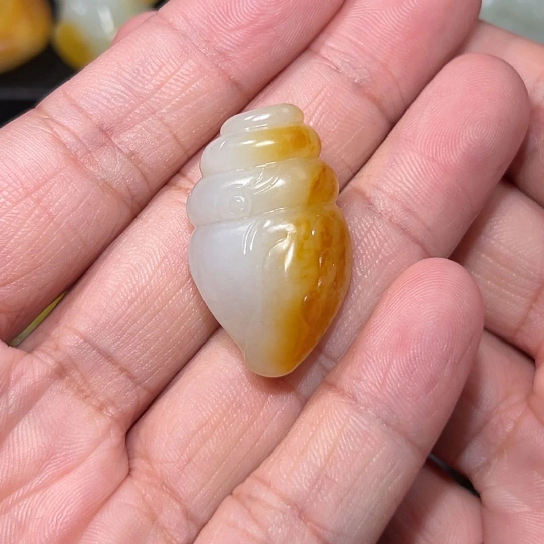 用***3和田玉未镶嵌颈饰