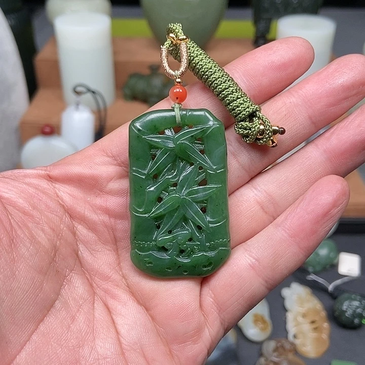 和田玉吊坠(赠链)未镶嵌