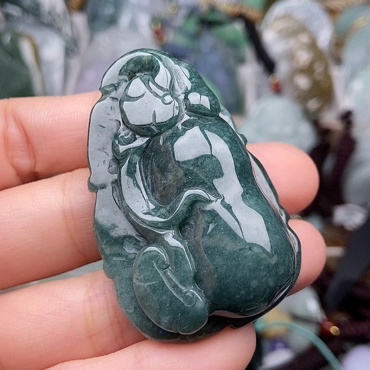 翡翠未镶嵌颈饰翡翠