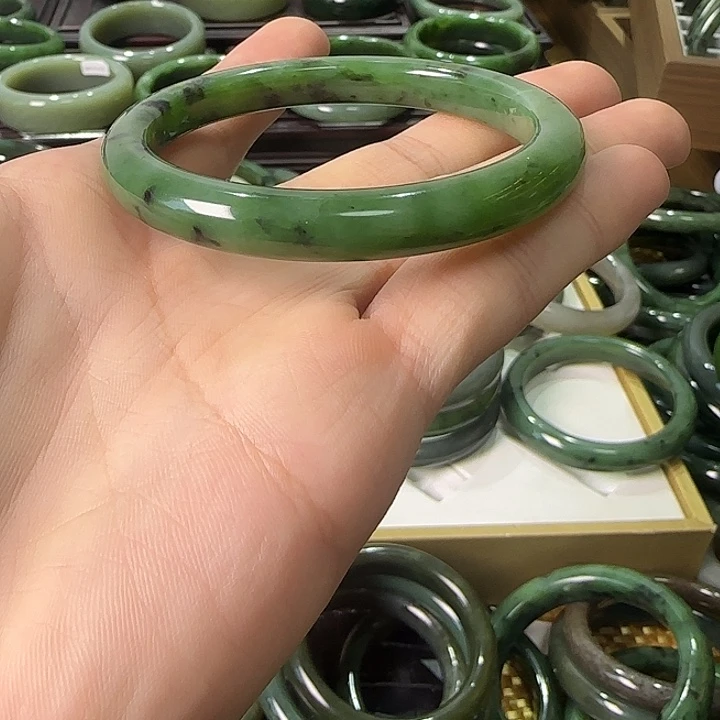 和田玉（碧玉）未镶嵌手镯