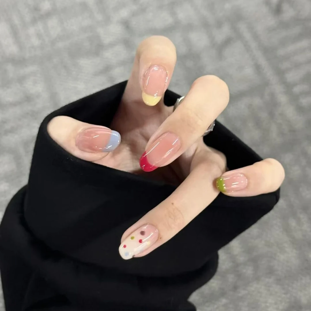 奶呼呼彩虹法式穿戴甲甜美少女风高级简约设计波点显白美甲贴片