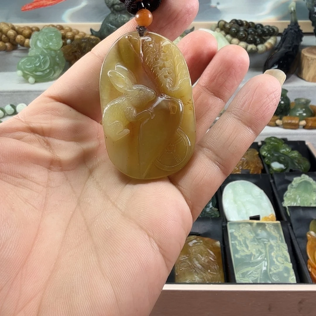 蛇纹石玉未镶嵌颈饰