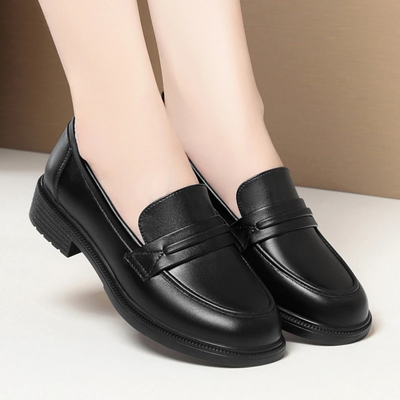 圆头低跟女鞋黑色新款休闲单鞋纯色皮鞋百搭款式浅口春秋新款单鞋