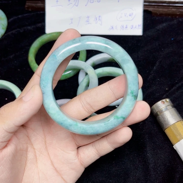 周***爽翡翠未镶嵌手镯天然缅甸翡翠手镯