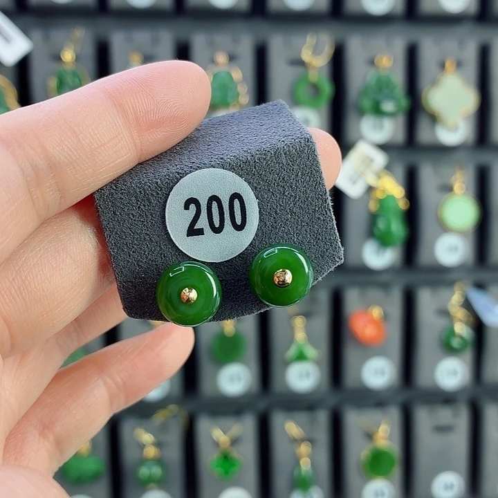 和田玉18K金镶嵌耳饰