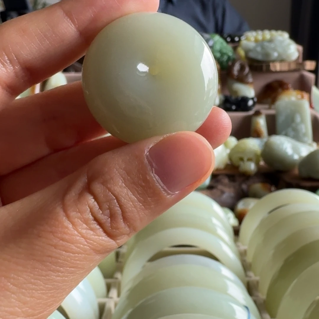 和田玉（糖玉）未镶嵌颈饰