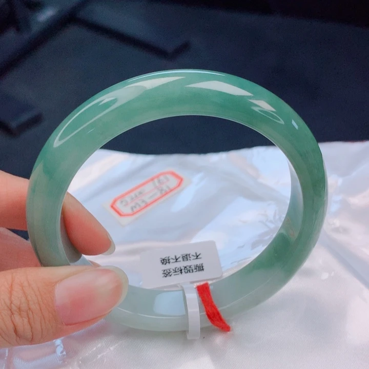 翡翠未镶嵌手镯61圈